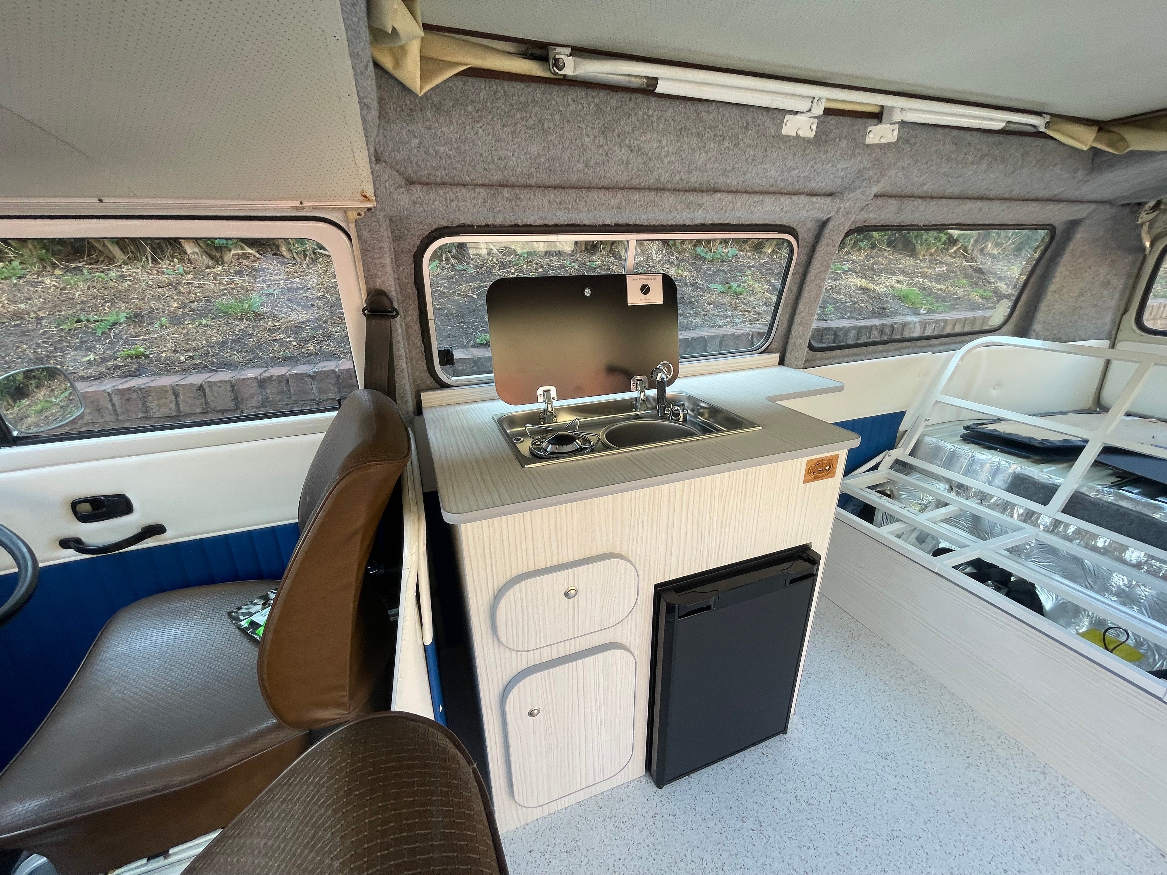 T2 t2 splitscreen unit for full width bed