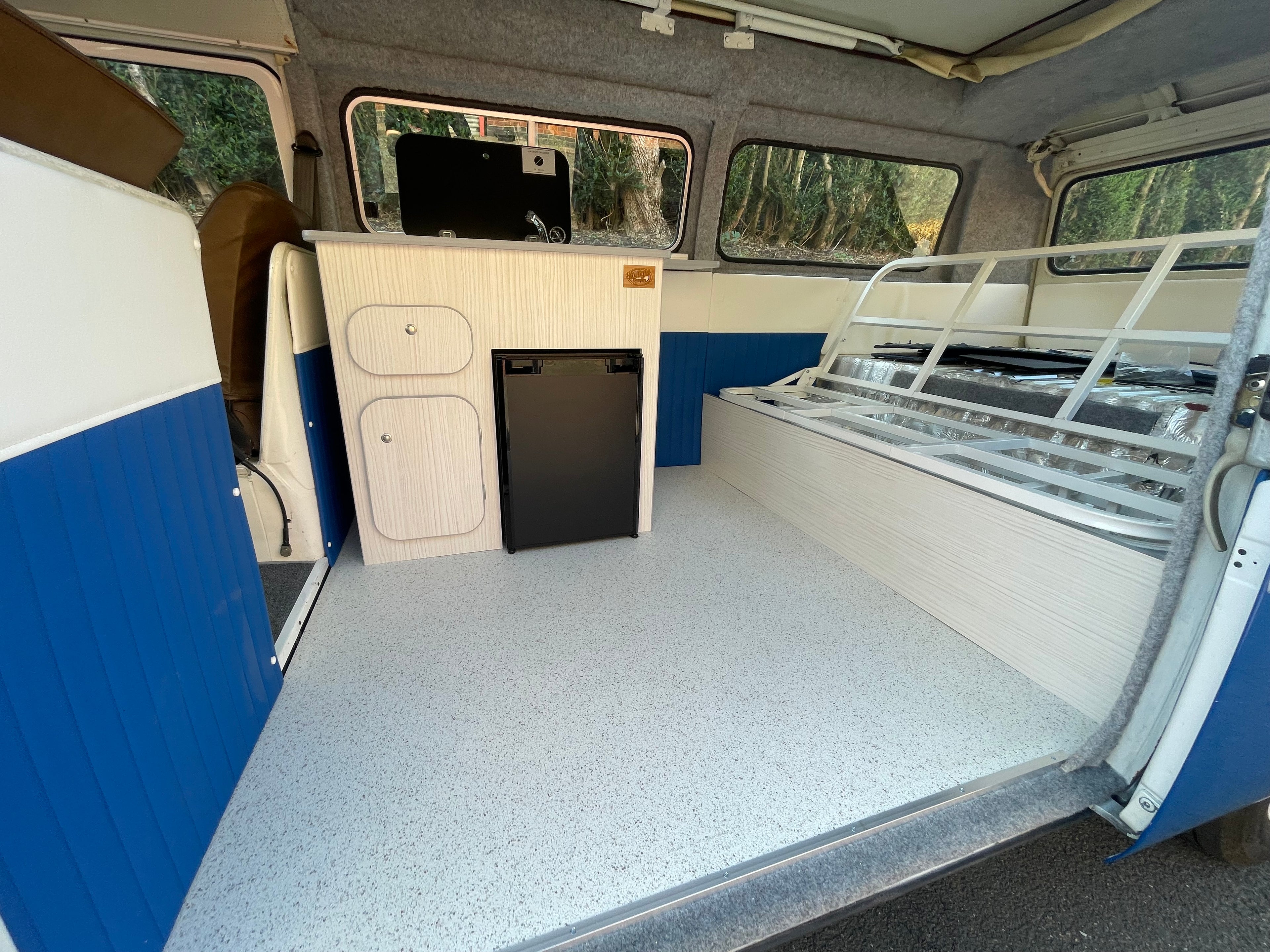 T2 t2 splitscreen unit for full width bed